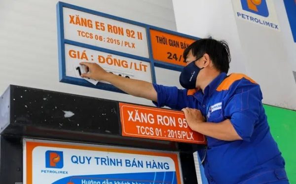 Giá xăng dầu hôm nay 26/10: Tiếp tục tăng cao, giá xăng tại Việt Nam chiều nay sẽ tăng mạnh?